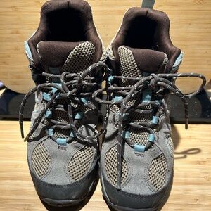Merrell Women's Yokota 2 Mid Hiking  Boots Waterproof Size 7.5 Like New